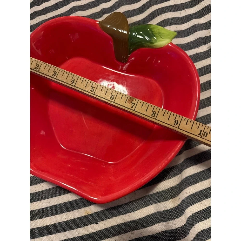 Plentiful Pantry Red Ceramic Apple Serving Bowl Dish 2005 Fruit Decor 10in